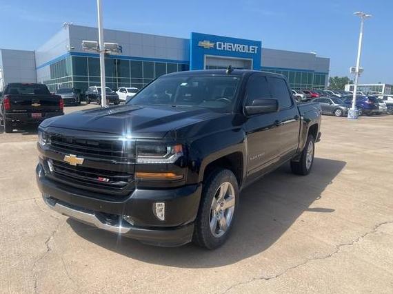 CHEVROLET SILVERADO 2017 3GCUKREC3HG161386 image