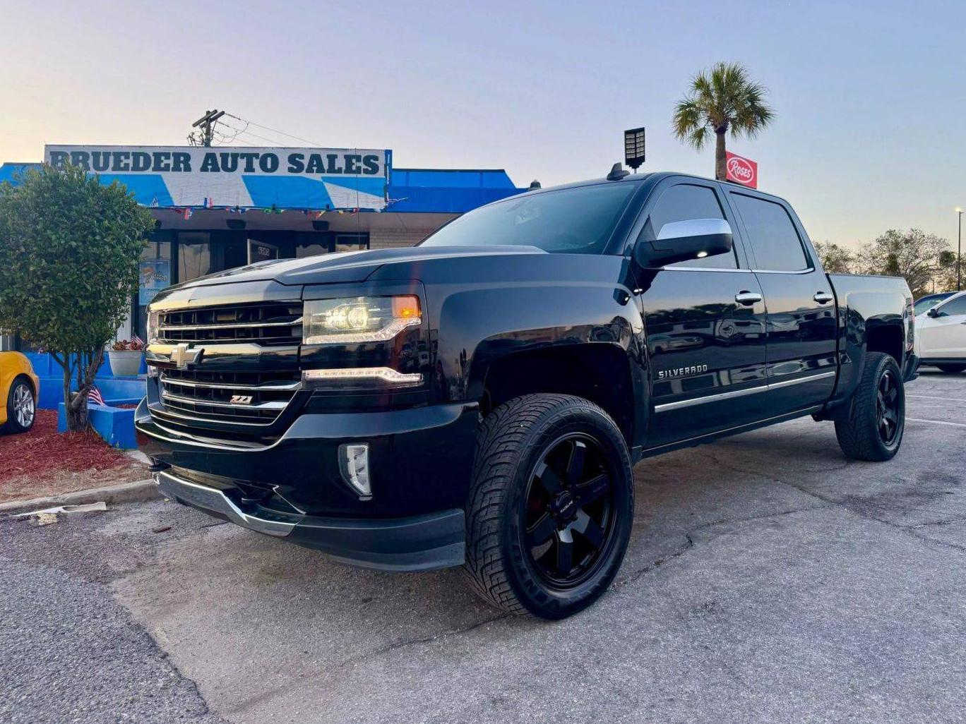 CHEVROLET SILVERADO 2017 3GCUKSEJ3HG495391 image