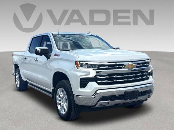CHEVROLET SILVERADO 2024 1GCUDGE87RZ256951 image
