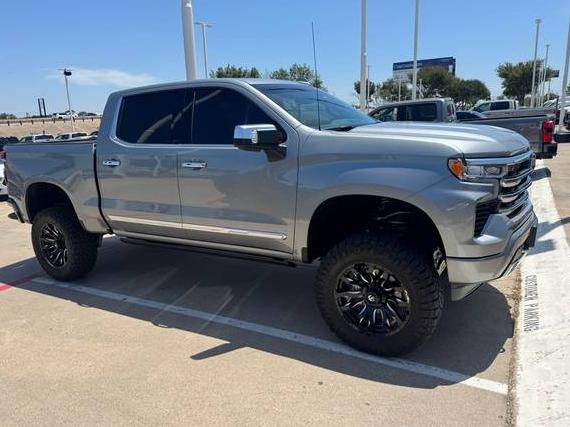 CHEVROLET SILVERADO 2024 1GCUDJE86RZ250457 image