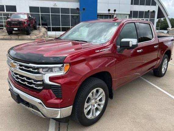 CHEVROLET SILVERADO 2024 1GCUDGE88RZ357660 image