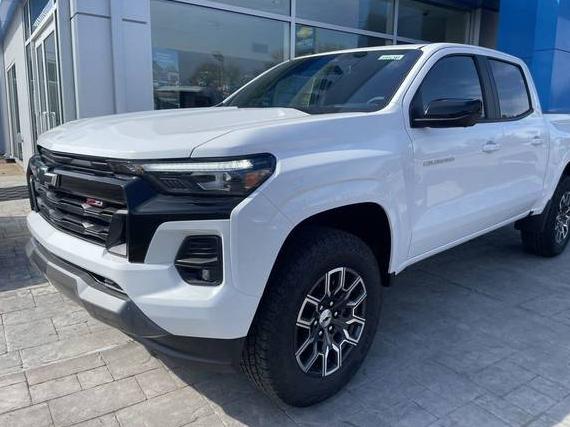 CHEVROLET SILVERADO 2024 1GCPTDEKXR1202729 image