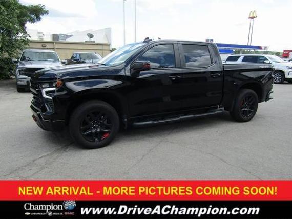 CHEVROLET SILVERADO 2024 1GCUDEE83RZ135435 image