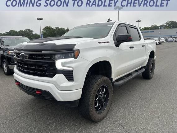 CHEVROLET SILVERADO 2024 1GCUDEED0RZ106438 image