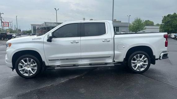 CHEVROLET SILVERADO 2024 1GCUDJE82RZ108915 image