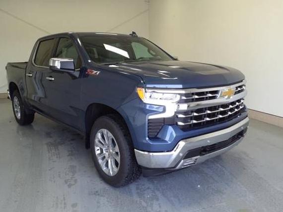 CHEVROLET SILVERADO 2024 1GCUDGEDXRZ235332 image