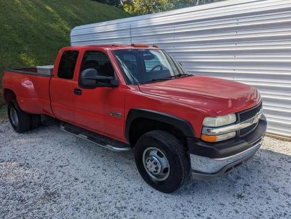 CHEVROLET SILVERADO 2002 1GCJC39112E184685 image