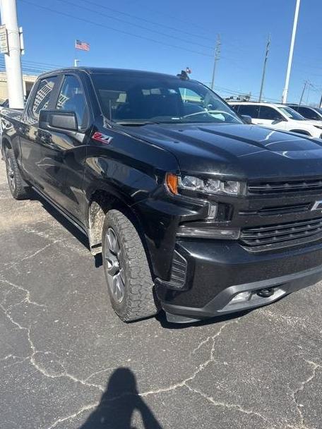 CHEVROLET SILVERADO 2020 1GCUYEED3LZ191948 image