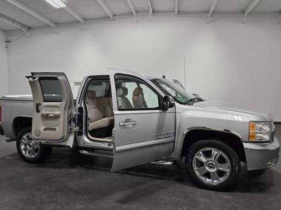 CHEVROLET SILVERADO 2013 1GCRCSE01DZ129255 image