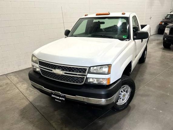 CHEVROLET SILVERADO 2005 1GCHK24U55E172931 image