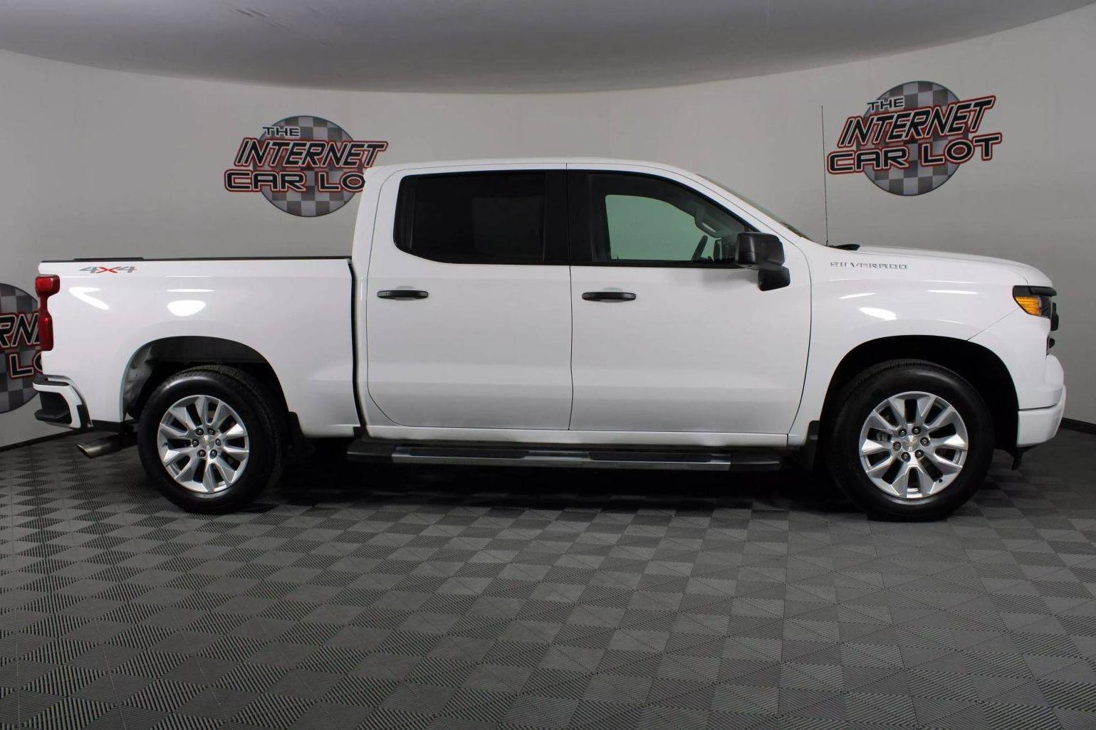 CHEVROLET SILVERADO 2022 1GCPDBEK4NZ587007 image