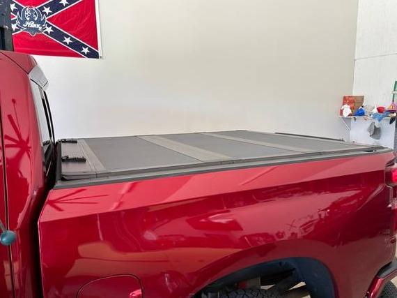 CHEVROLET SILVERADO 2022 1GCUDEEDXNZ535693 image