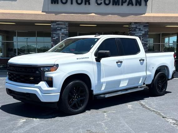 CHEVROLET SILVERADO 2022 1GCPABEK8NZ593580 image