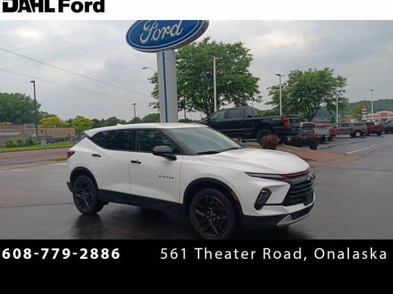 CHEVROLET BLAZER 2023 3GNKBHR44PS174770 image