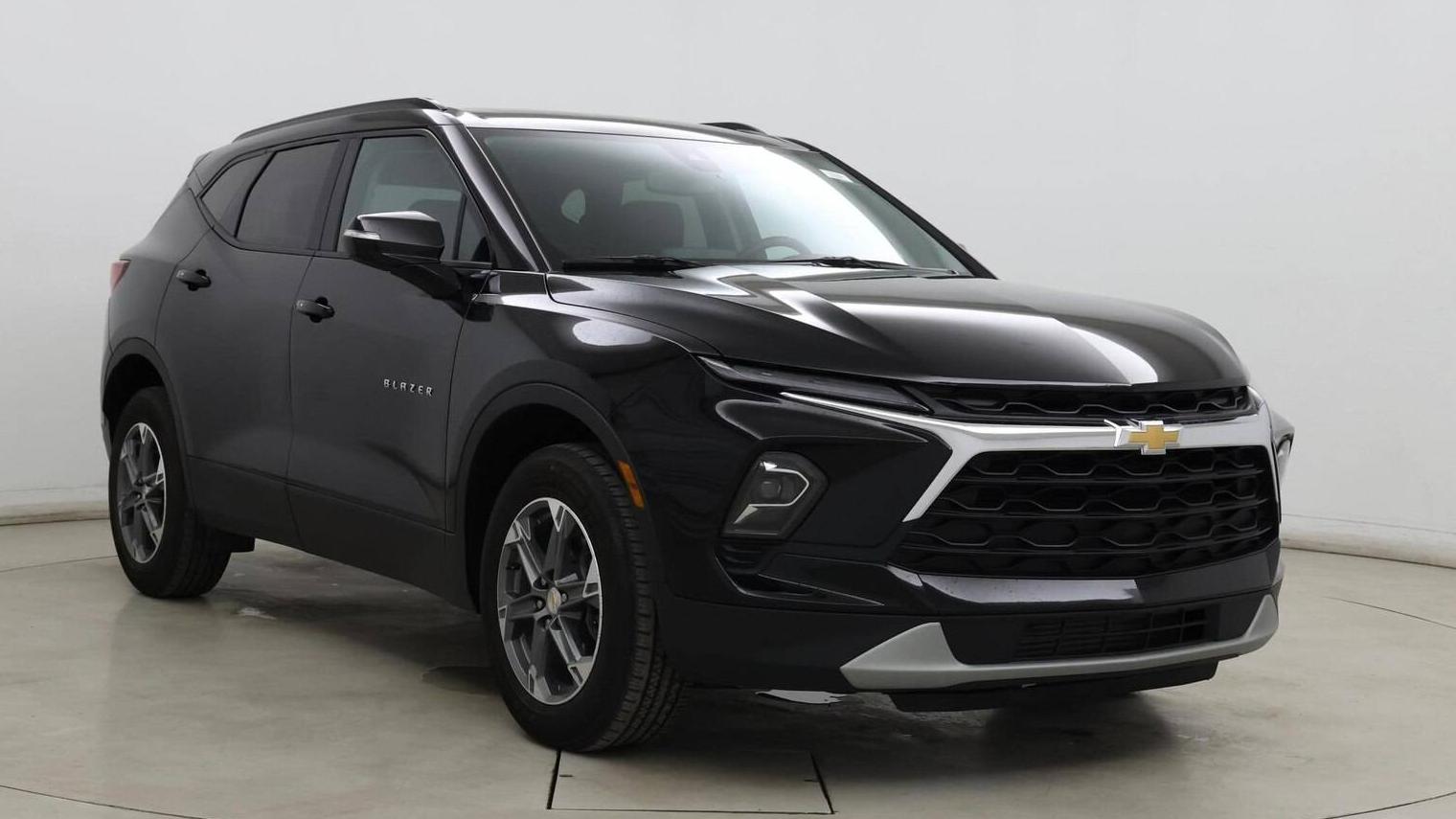 CHEVROLET BLAZER 2023 3GNKBDR49PS147377 image