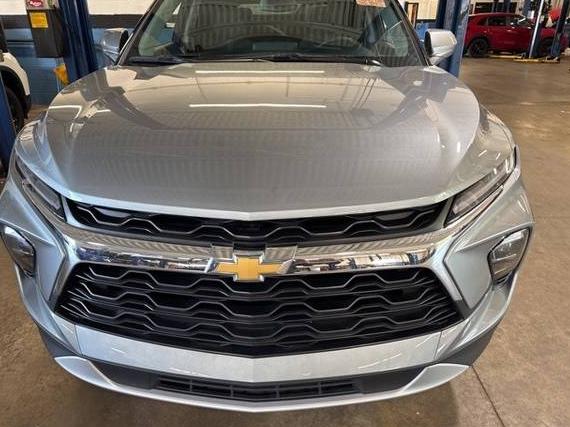 CHEVROLET BLAZER 2023 3GNKBCR42PS227629 image