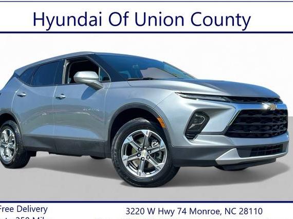 CHEVROLET BLAZER 2023 3GNKBCR46PS177236 image