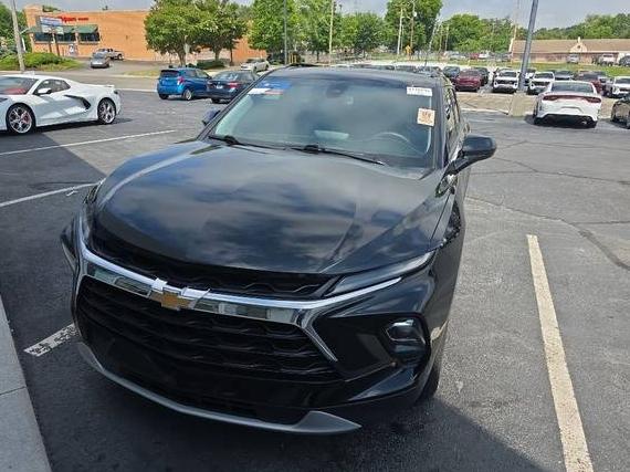 CHEVROLET BLAZER 2023 3GNKBCR43PS197248 image