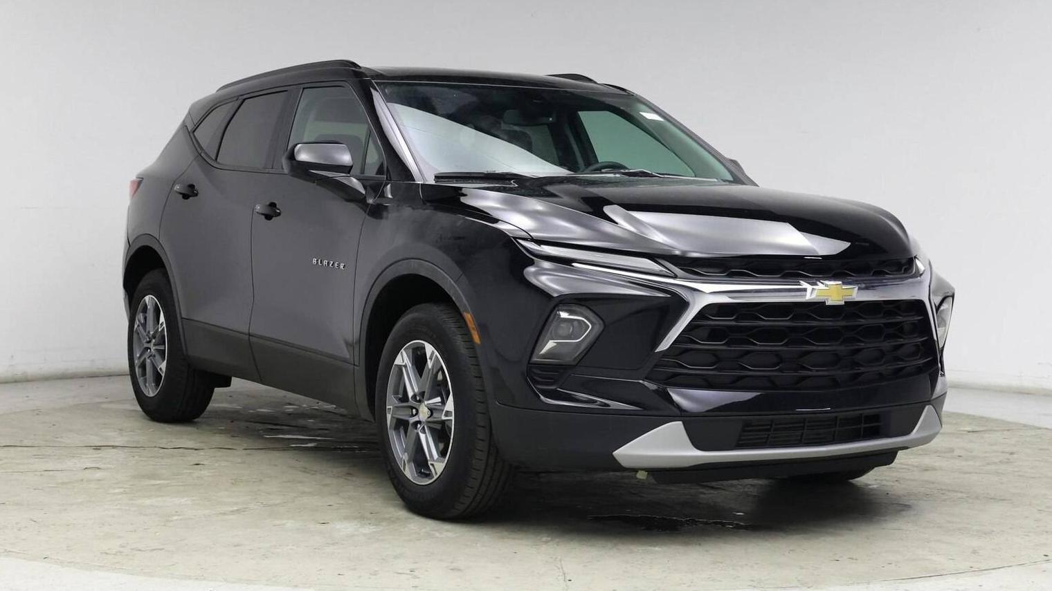 CHEVROLET BLAZER 2023 3GNKBCR49PS123915 image