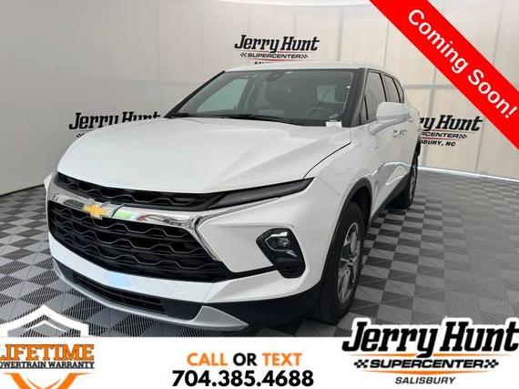 CHEVROLET BLAZER 2023 3GNKBCR41PS232837 image