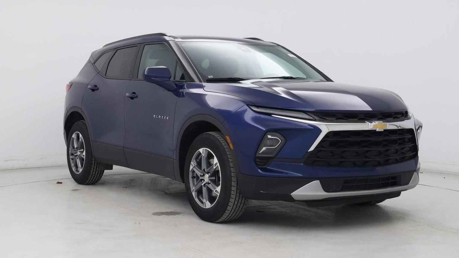 CHEVROLET BLAZER 2023 3GNKBCR44PS124003 image