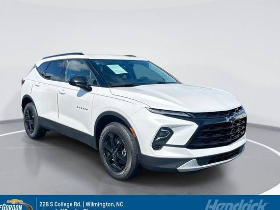 CHEVROLET BLAZER 2023 3GNKBCR40PS214149 image