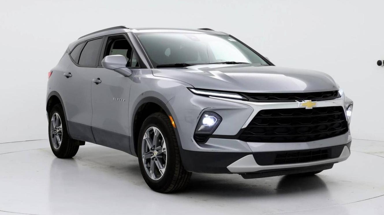 CHEVROLET BLAZER 2023 3GNKBCR40PS124483 image