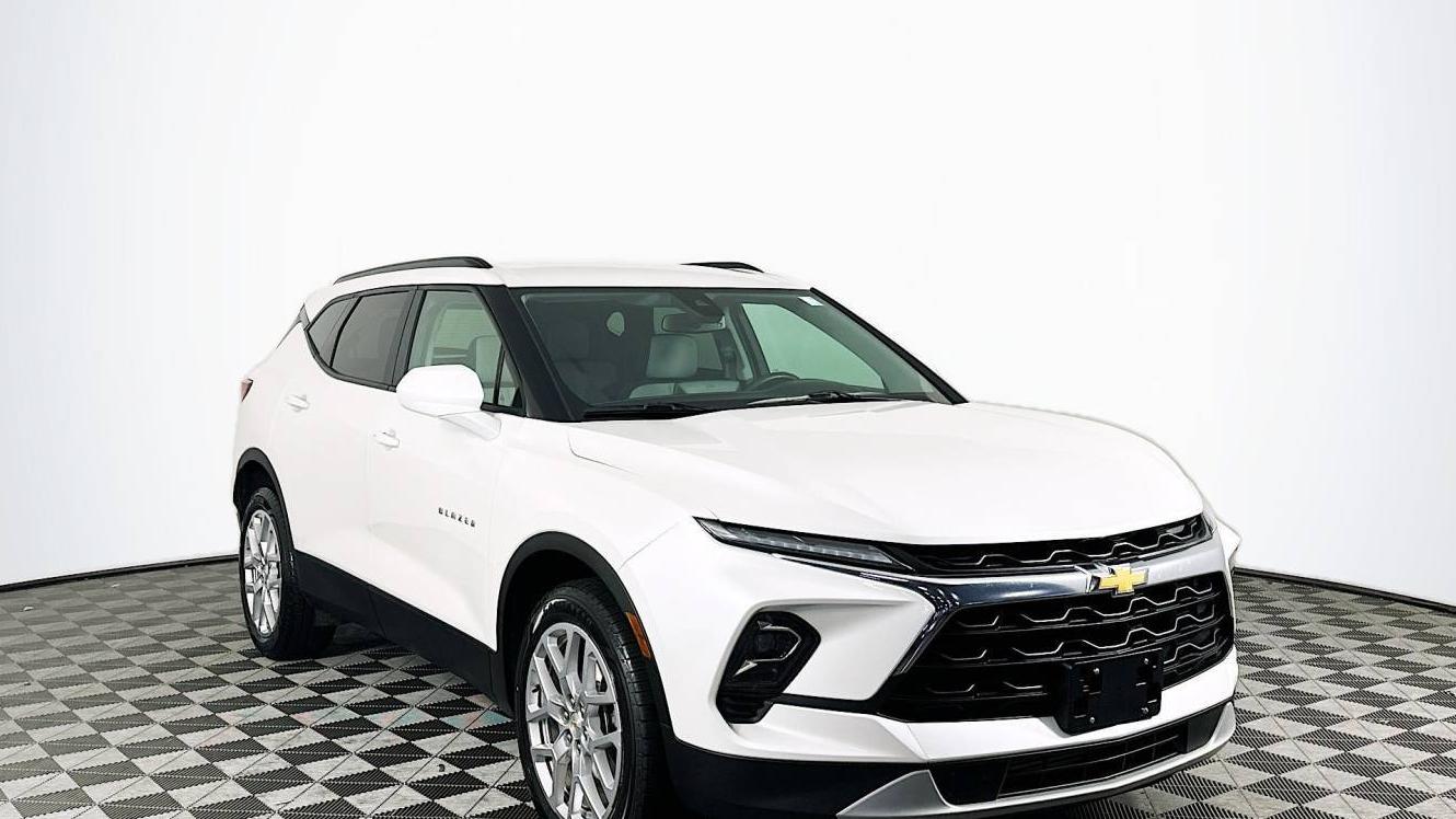 CHEVROLET BLAZER 2023 3GNKBHR48PS143733 image