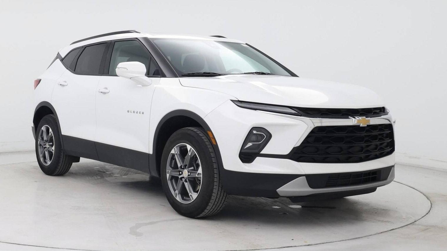 CHEVROLET BLAZER 2023 3GNKBDR49PS156371 image