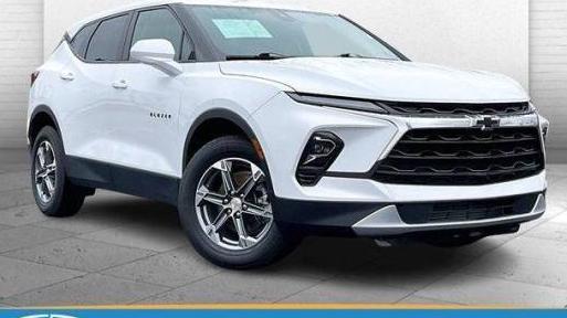 CHEVROLET BLAZER 2023 3GNKBHR4XPS113570 image