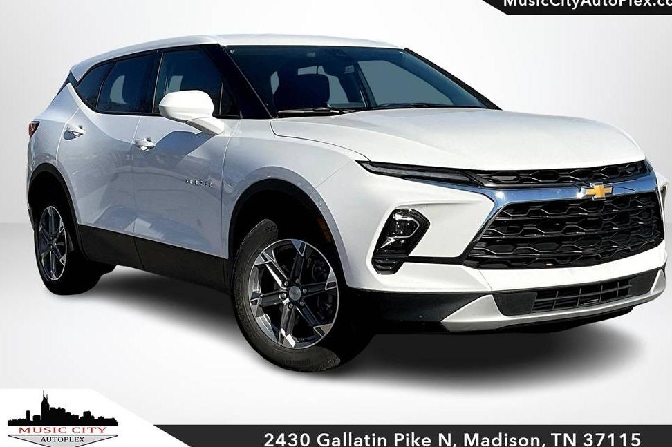 CHEVROLET BLAZER 2023 3GNKBCR48PS192482 image