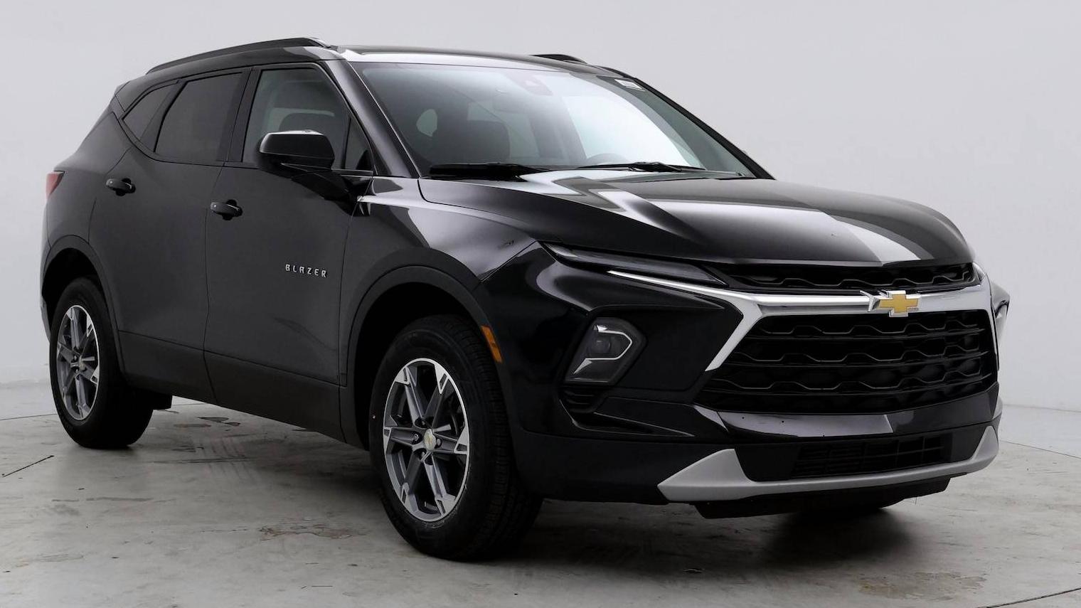 CHEVROLET BLAZER 2023 3GNKBCR42PS129068 image