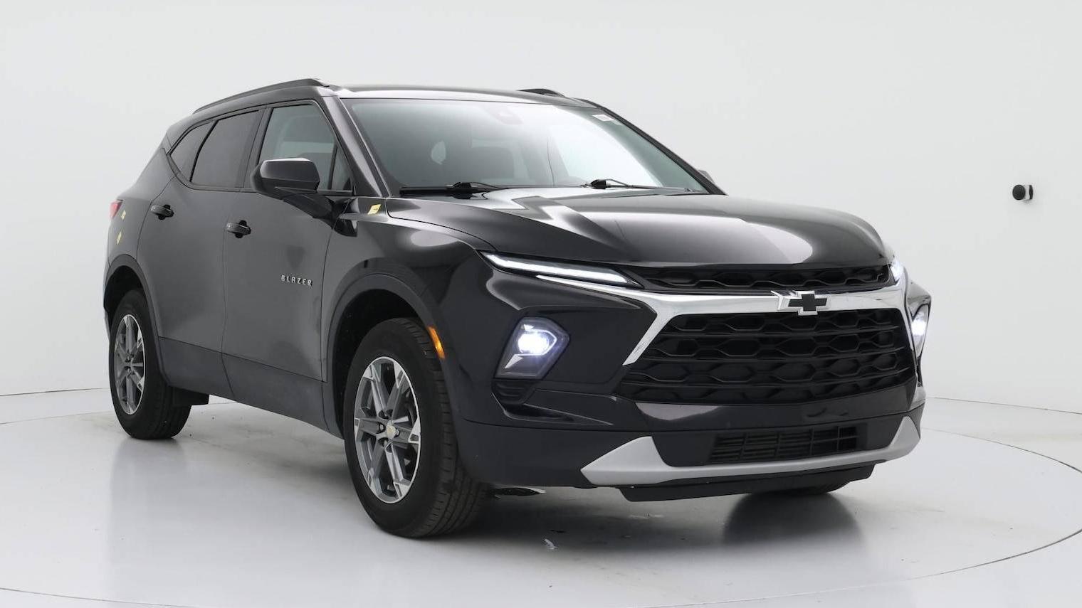 CHEVROLET BLAZER 2023 3GNKBCR44PS120145 image