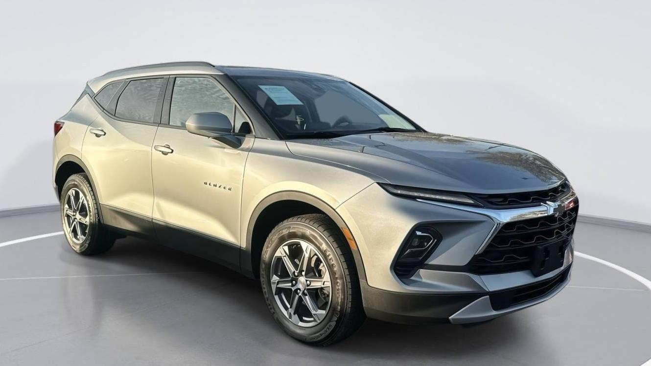 CHEVROLET BLAZER 2023 3GNKBHR44PS127366 image