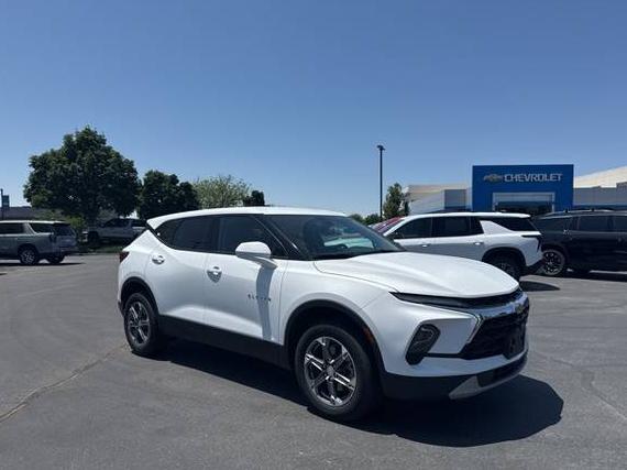 CHEVROLET BLAZER 2023 3GNKBHR47PS165643 image