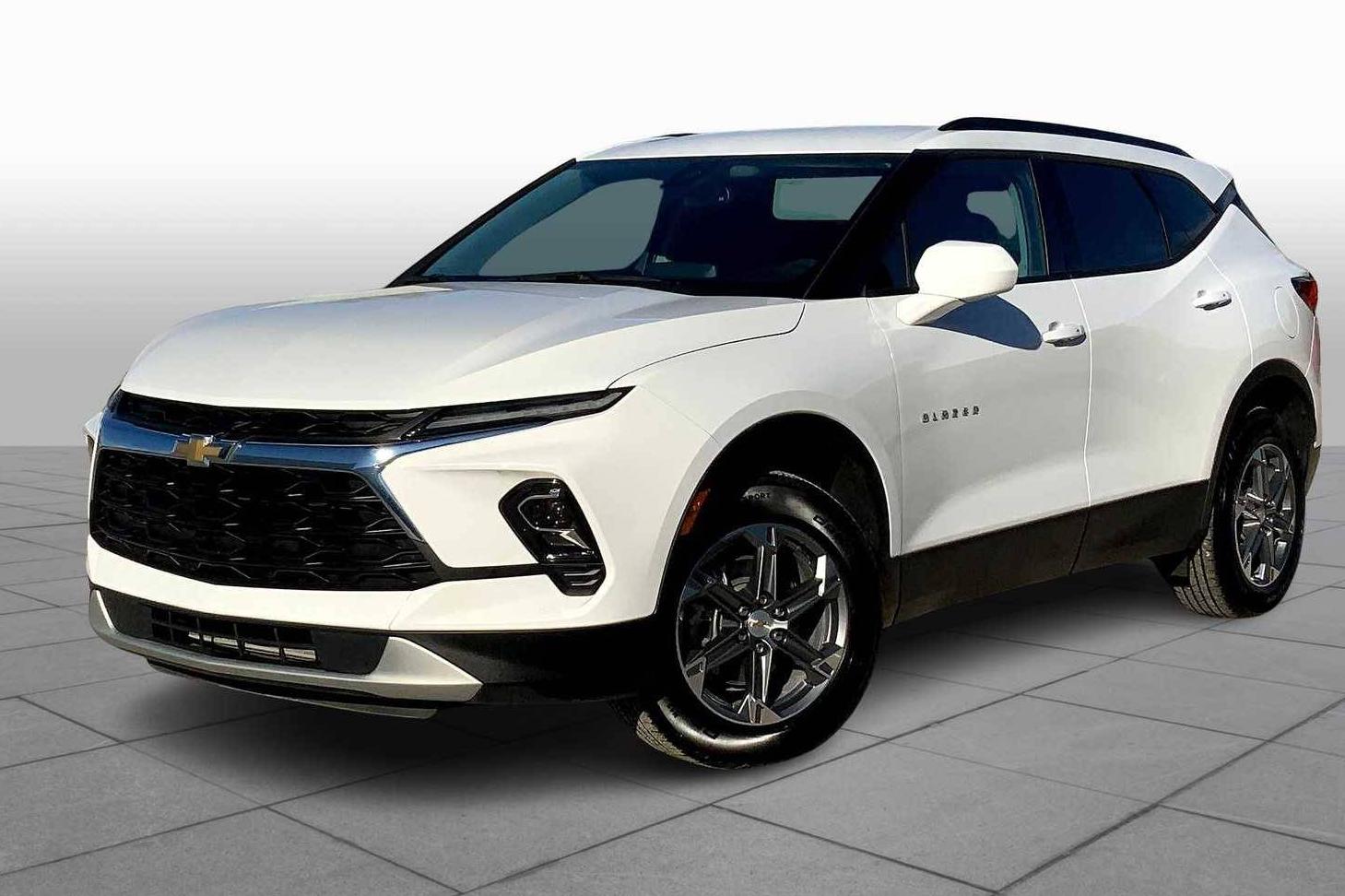 CHEVROLET BLAZER 2023 3GNKBCR43PS117849 image