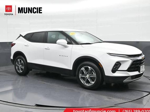CHEVROLET BLAZER 2023 3GNKBHR4XPS231943 image