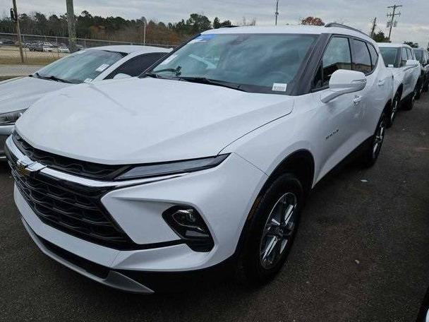 CHEVROLET BLAZER 2023 3GNKBDR49PS153342 image