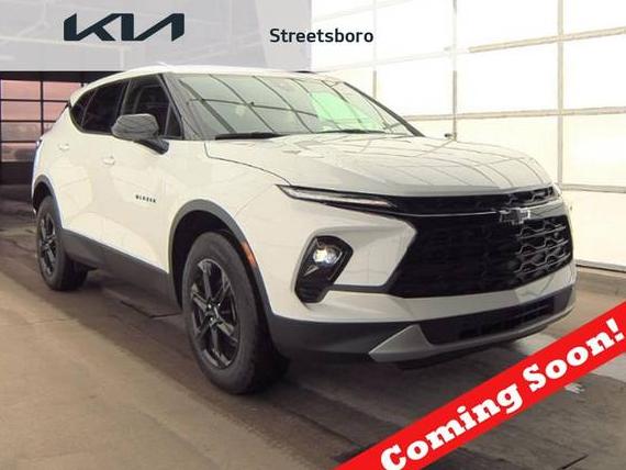 CHEVROLET BLAZER 2023 3GNKBCR42PS234757 image