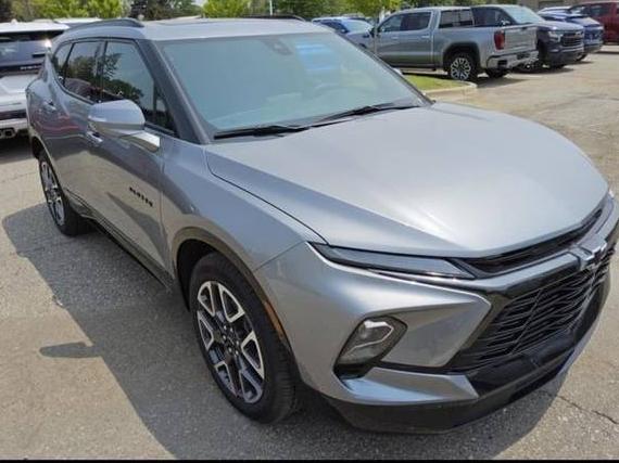 CHEVROLET BLAZER 2024 3GNKBKRS3RS119371 image