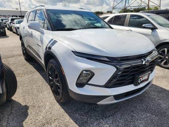 CHEVROLET BLAZER 2024 3GNKBHR47RS121807 image