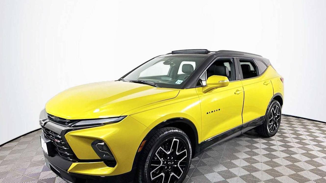 CHEVROLET BLAZER 2024 3GNKBKRS9RS121268 image