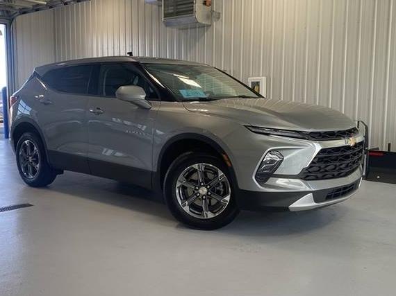 CHEVROLET BLAZER 2025 3GNKBHR49SS137870 image CHEVROLET BLAZER 2025 3GNKBHR49SS137870 image