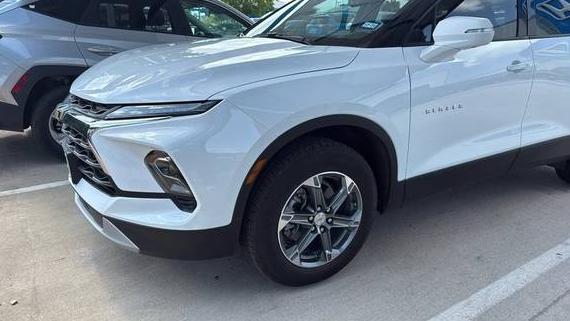 CHEVROLET BLAZER 2025 3GNKBDR46SS114328 image