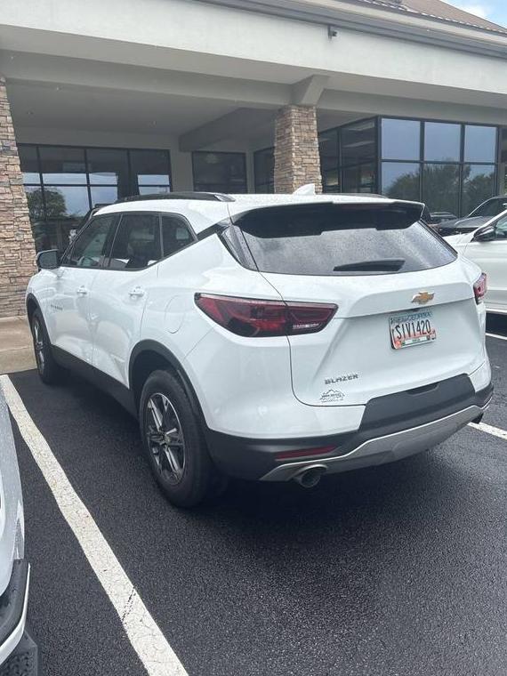 CHEVROLET BLAZER 2025 3GNKBDR49SS135139 image