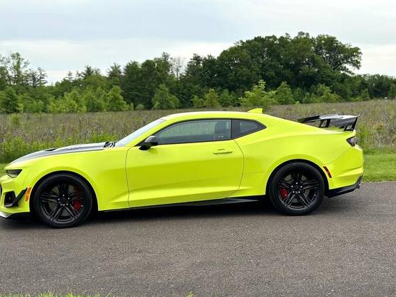 CHEVROLET CAMARO 2019 1G1FK1R63K0133607 image