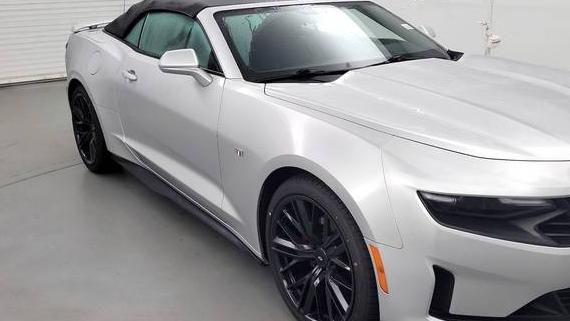 CHEVROLET CAMARO 2019 1G1FB3DSXK0134138 image