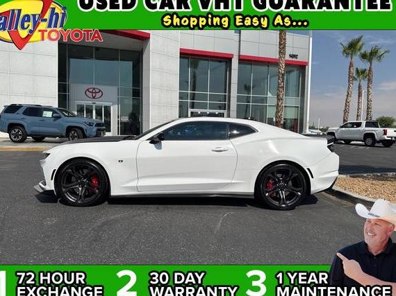 CHEVROLET CAMARO 2019 1G1FE1R7XK0146001 image