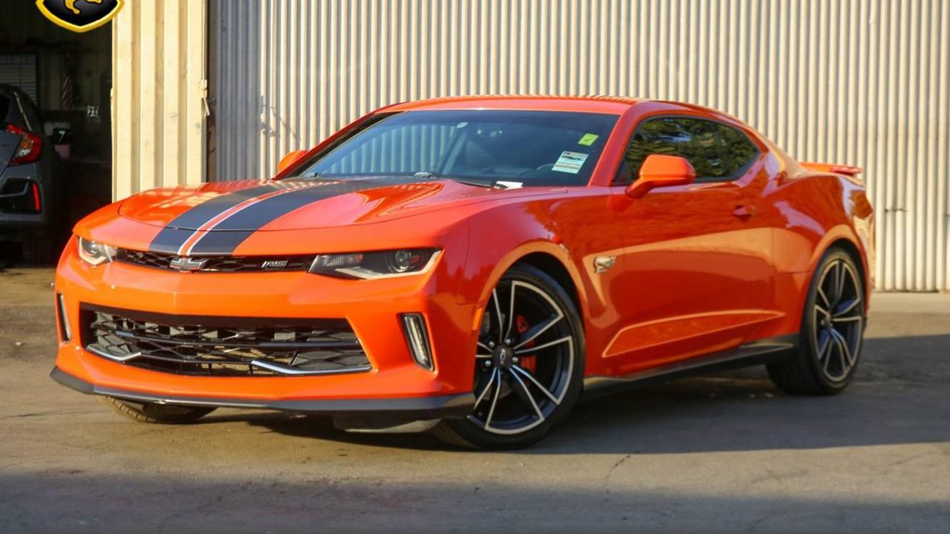 CHEVROLET CAMARO 2018 1G1FD1RS7J0162193 image