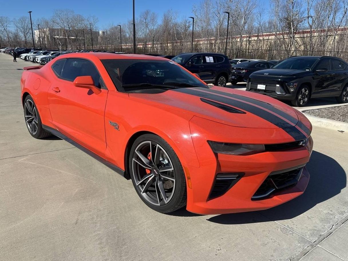 CHEVROLET CAMARO 2018 1G1FG1R7XJ0168489 image